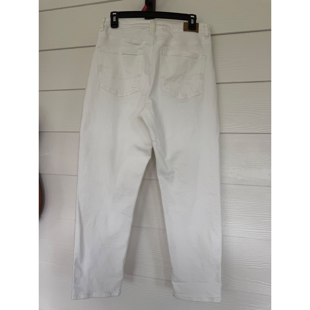 #D- 032- American Eagle White High Waisted Mom Jeans Women Short Stretch Denim